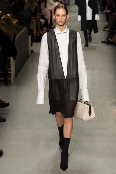 Look 66